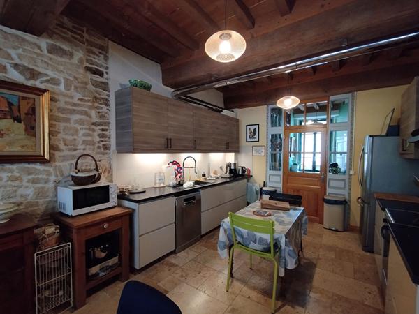 Maison Bourguignonne d'exception de 249 m2 - Un bien rare. Cette demeure offre de nombreuses possibilités - Gites - Maison Familiale - au Coeur du centre ville de Tournus