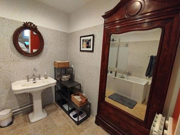 Maison Bourguignonne d'exception de 249 m2 - Un bien rare. Cette demeure offre de nombreuses possibilités - Gites - Maison Familiale - au Coeur du centre ville de Tournus