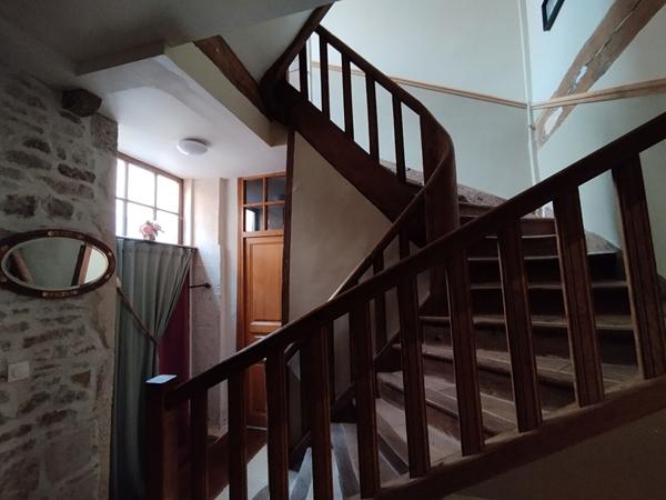 Maison Bourguignonne d'exception de 249 m2 - Un bien rare. Cette demeure offre de nombreuses possibilités - Gites - Maison Familiale - au Coeur du centre ville de Tournus