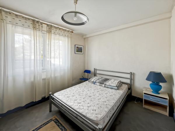 Appartement
         3 pièces
        - 65 m² 287 000 € *