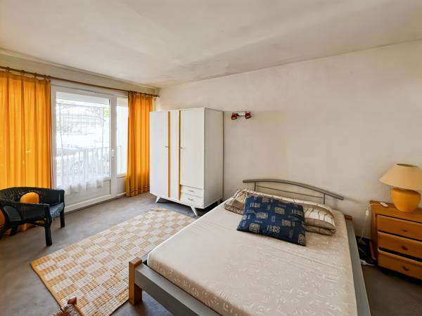 Appartement
         3 pièces
        - 65 m² 287 000 € *