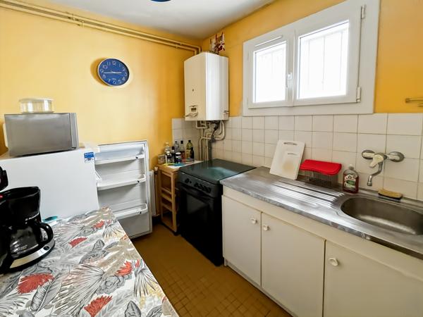 Appartement
         3 pièces
        - 65 m² 287 000 € *