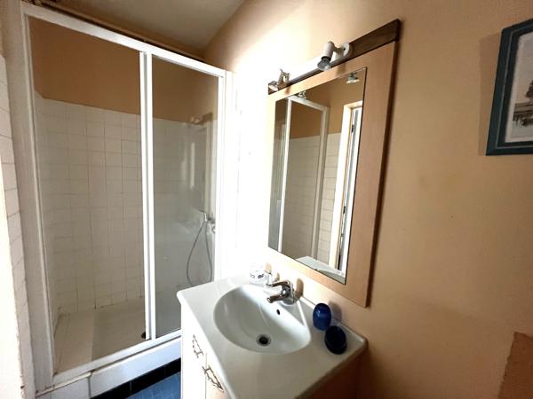Appartement
         3 pièces
        - 65 m² 287 000 € *