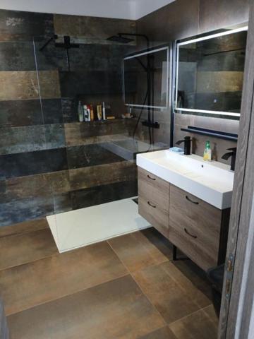 Maison neuve en RE2020 de 148.55 m2 sur 1200m² de terrain avec vue sur les collines - Montfort Sur Argens