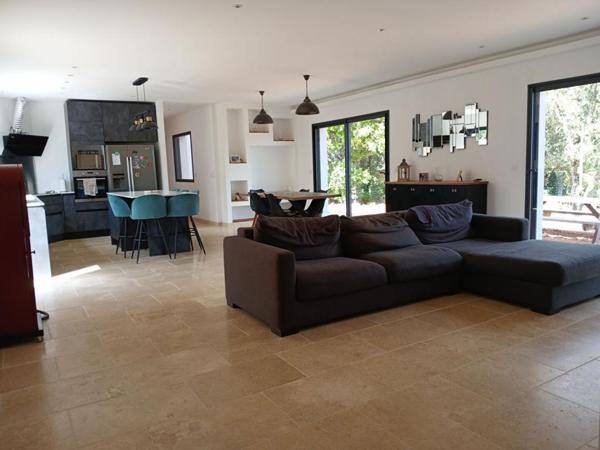 Maison neuve en RE2020 de 148.55 m2 sur 1200m² de terrain avec vue sur les collines - Montfort Sur Argens