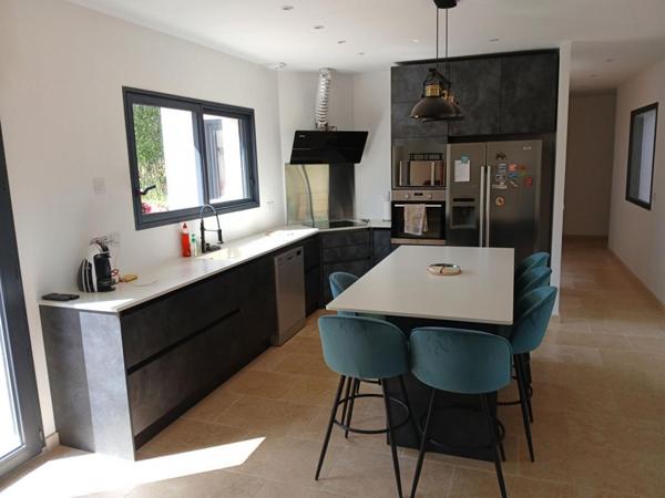 Maison neuve en RE2020 de 148.55 m2 sur 1200m² de terrain avec vue sur les collines - Montfort Sur Argens