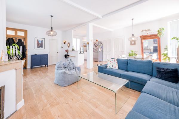 Montpellier (34000) T3 au Beaux-Arts – Lumière, volumes et garage !