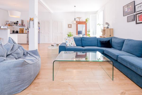 Montpellier (34000) T3 au Beaux-Arts – Lumière, volumes et garage !