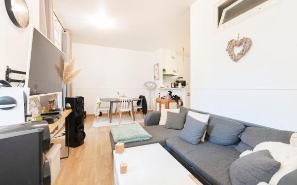 Immeuble à vendre    6 pièces •  Larrivière-Saint-Savin