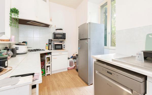 Immeuble à vendre    6 pièces •  Larrivière-Saint-Savin