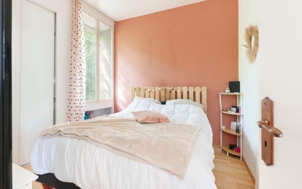 Immeuble à vendre    6 pièces •  Larrivière-Saint-Savin