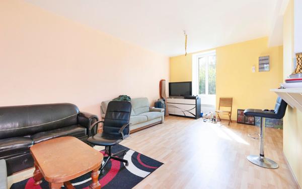 Immeuble à vendre    6 pièces •  Larrivière-Saint-Savin