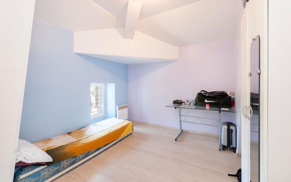 Immeuble à vendre    6 pièces •  Larrivière-Saint-Savin