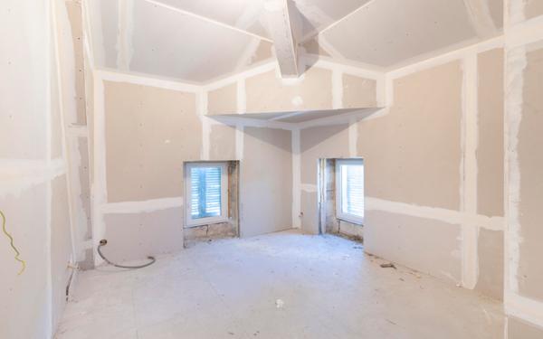 Immeuble à vendre    6 pièces •  Larrivière-Saint-Savin