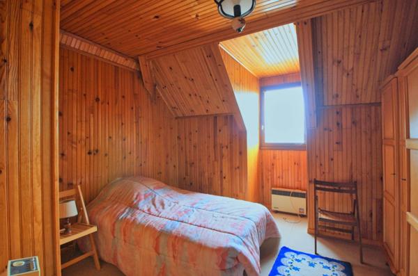 Maison traditionnelle , 5 chambres, sur 5000 m² de terrain.