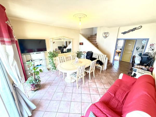 Maison T4 avec Garage et cour extérieure