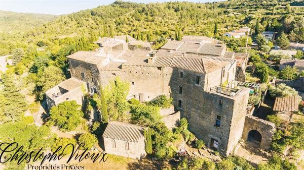 MAISON de 142 m2 au coeur d'un château