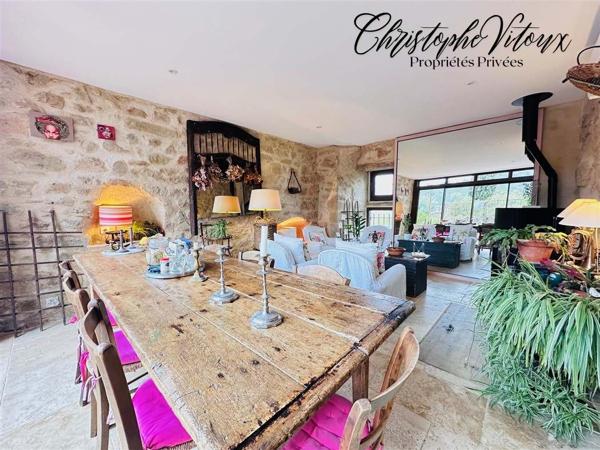 MAISON de 142 m2 au coeur d'un château