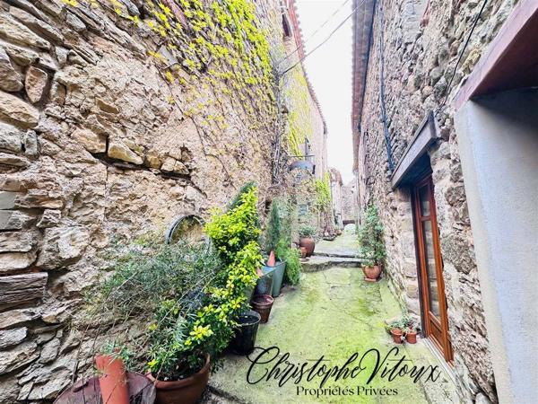 MAISON de 142 m2 au coeur d'un château