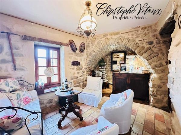 MAISON de 142 m2 au coeur d'un château