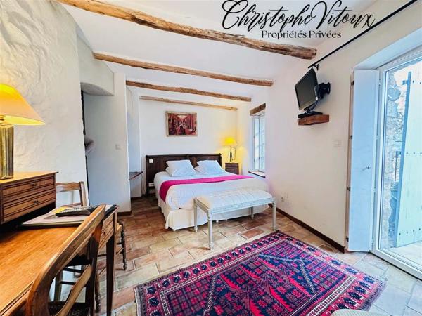 MAISON de 142 m2 au coeur d'un château