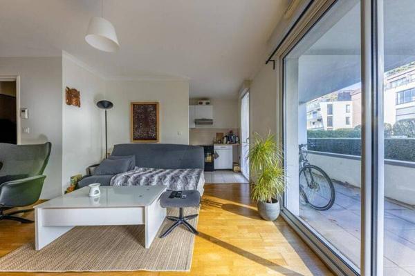 Appartement 2 pièces                                        - 44000 Nantes - Guist'hau Réf : 9616
