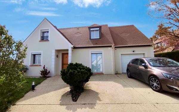 Maison à vendre    5 pièces •  Épône