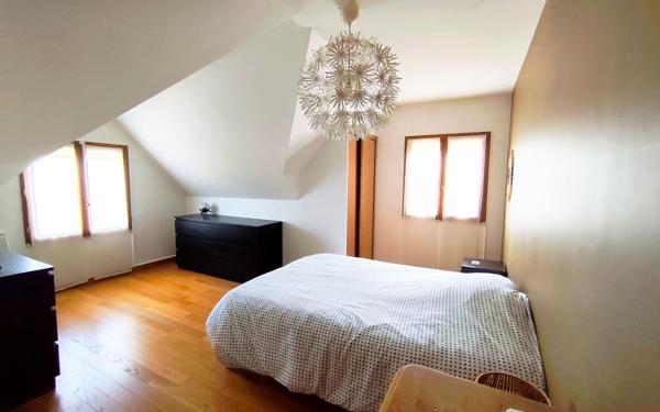 Maison à vendre    5 pièces •  Épône