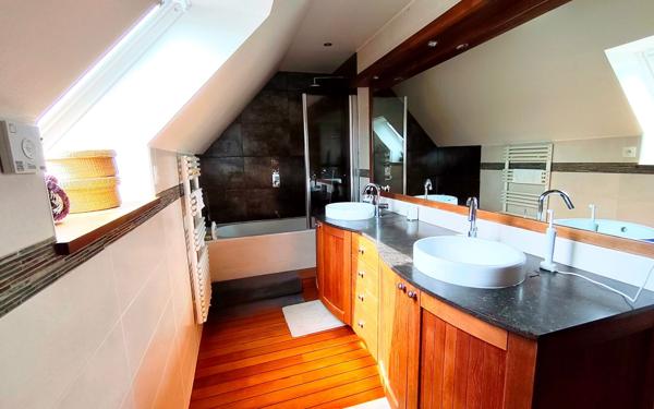 Maison à vendre    5 pièces •  Épône