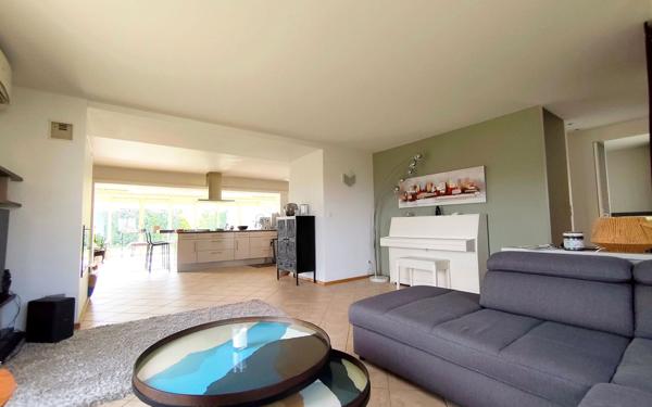 Maison à vendre    5 pièces •  Épône