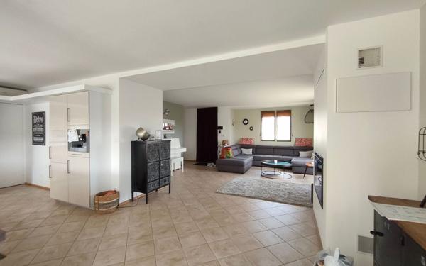 Maison à vendre    5 pièces •  Épône