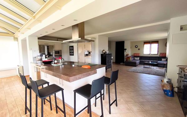 Maison à vendre    5 pièces •  Épône