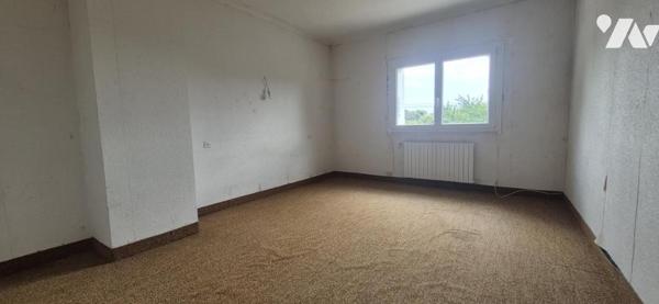 MAISON 3CH - 2 GARAGES - TERRAIN 16590 M2