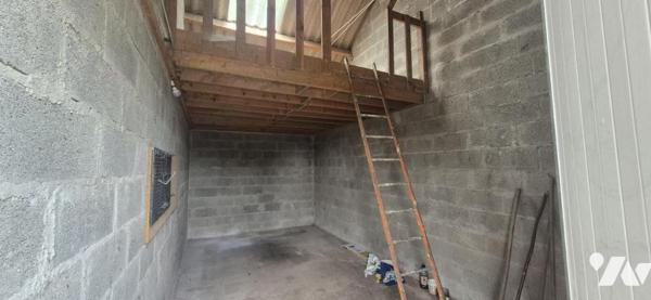 MAISON 3CH - 2 GARAGES - TERRAIN 16590 M2