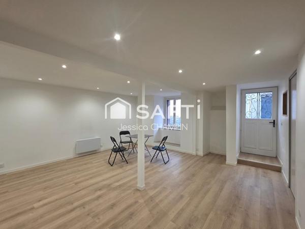 Appartement RDC avec deux accès et cour à 2mins a pied du centre ville