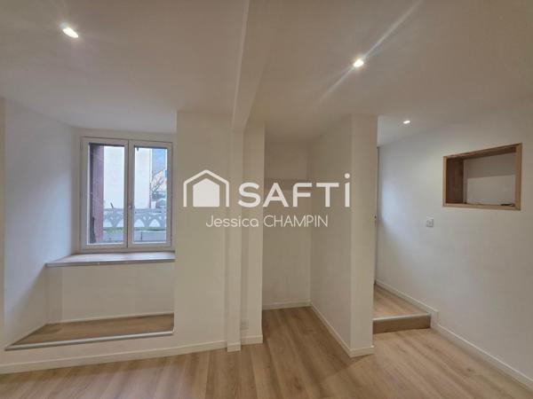 Appartement RDC avec deux accès et cour à 2mins a pied du centre ville