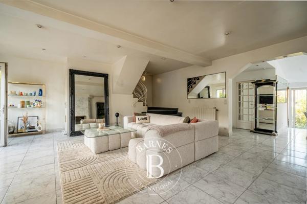 Colombes, Maison 4 Chambres -  153 m² à vendre