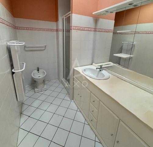 HIERSAC - MAISON EN PIERRE - 7 PIECES