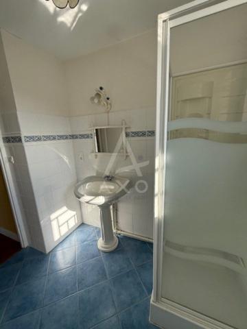 HIERSAC - MAISON EN PIERRE - 7 PIECES