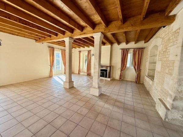 HIERSAC - MAISON EN PIERRE - 7 PIECES