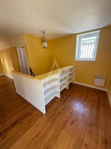 HIERSAC - MAISON EN PIERRE - 7 PIECES