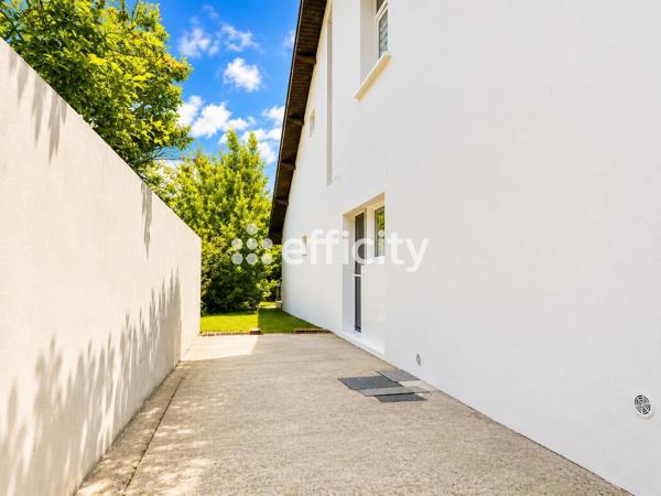 Maison
         6 pièces
        - 143 m² Exclusivité