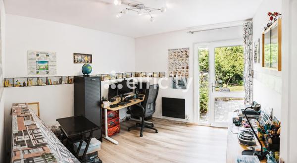 Maison
         6 pièces
        - 143 m² Exclusivité