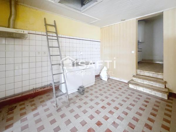 BORDEAUX Appartement de 88m2 à rénover , terrasse et garage