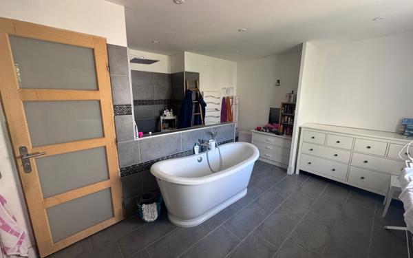 Maison à vendre    4 pièces •  Noé