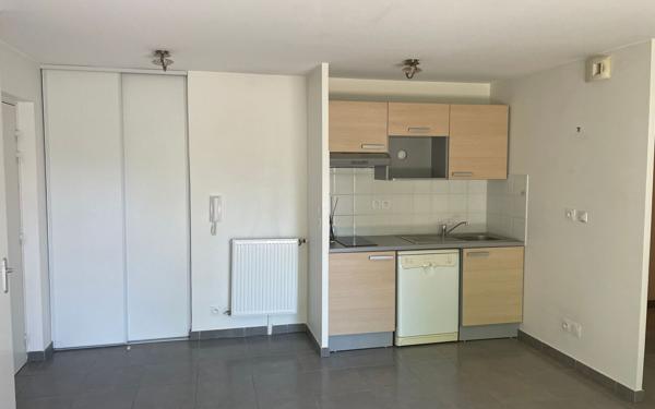 Appartement à vendre    2 pièces •  Meyzieu