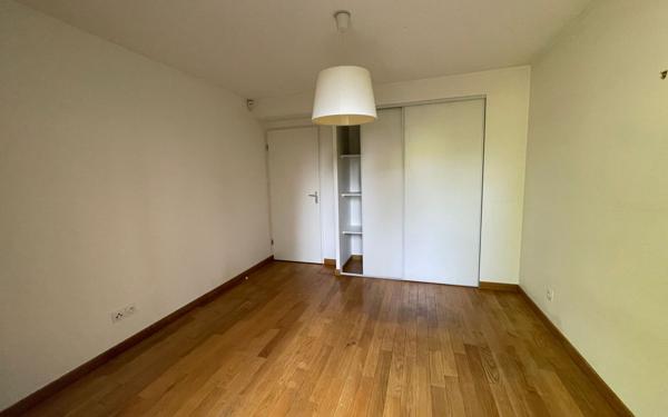 Appartement à vendre    2 pièces •  Meyzieu