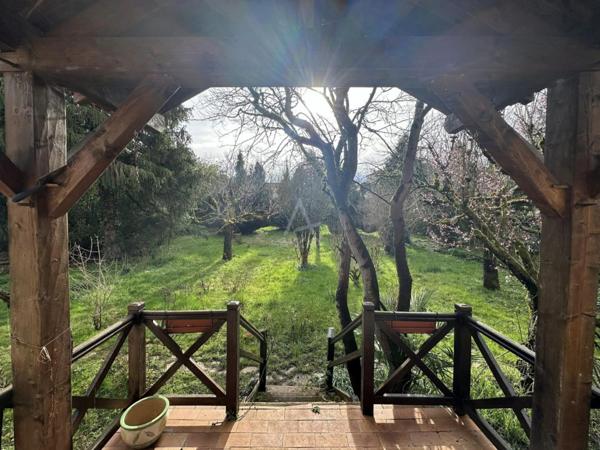 Jolie maison de village 3/4 chambres avec grand jardin et garage