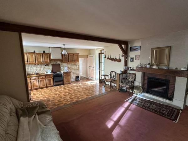 Jolie maison de village 3/4 chambres avec grand jardin et garage