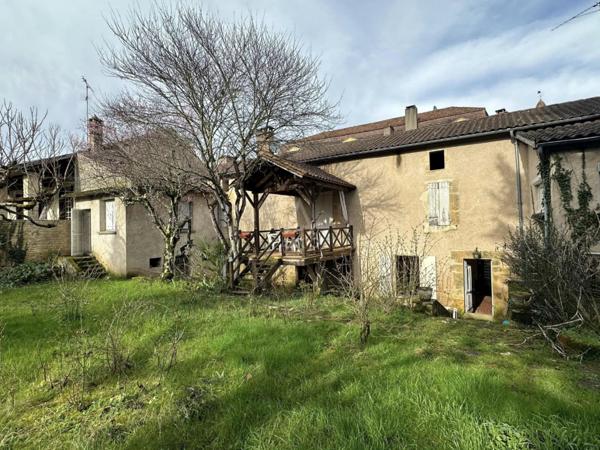Jolie maison de village 3/4 chambres avec grand jardin et garage